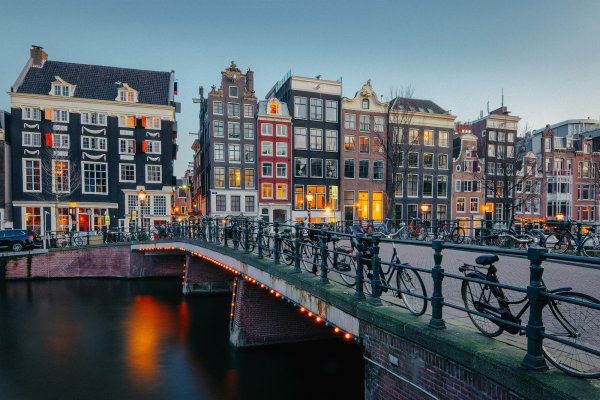 Канал Сингел Амстердам