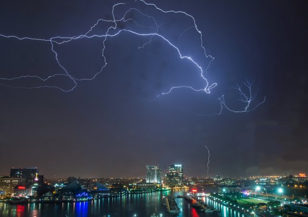 Молния в городе