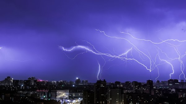 Фон для рабочего стола молния