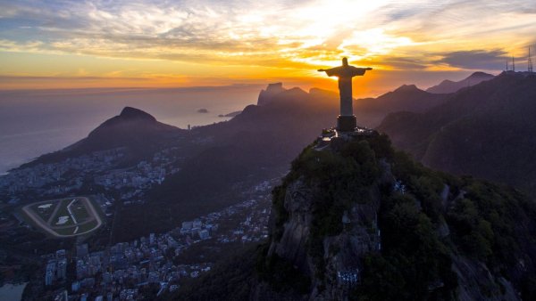 Статуя Христа-Искупителя