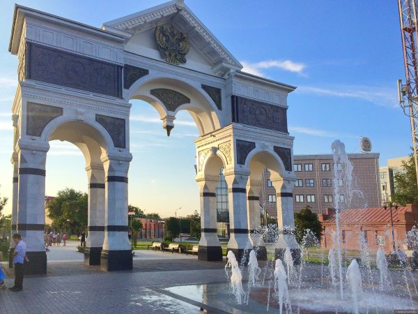 Триумфальная арка Астрахань
