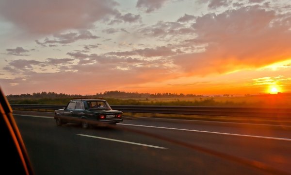 Дорога закат машина