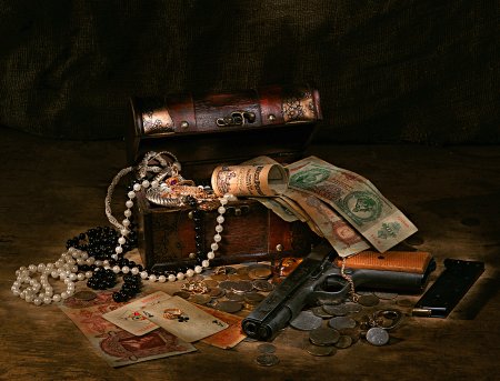 Натюрморт с монетами