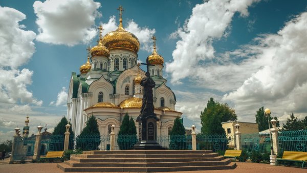 Святотроицктй храм Батайск