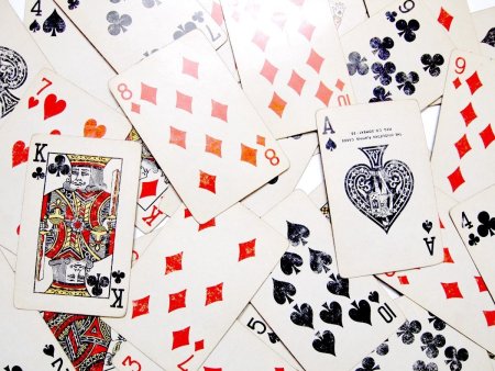 Картина из игральных карт