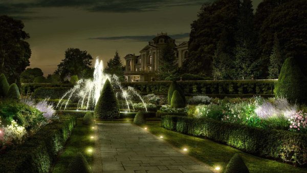 Красивый сад