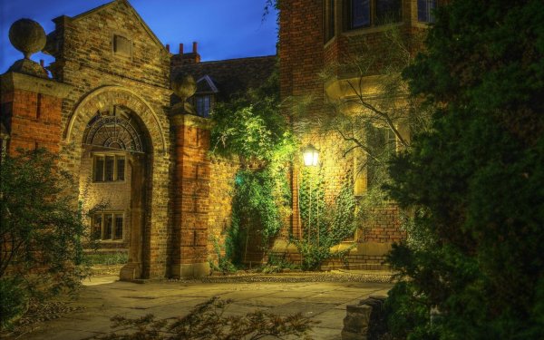 Плющ ворота поместье