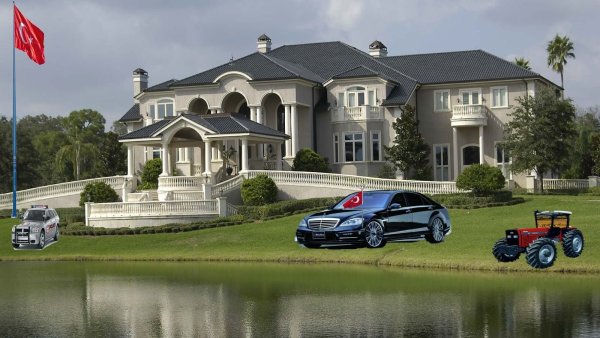 Большой дом с машиной