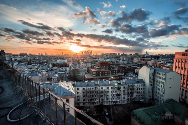 Вид с крыши ночью многоэтажки Нижний Тагил