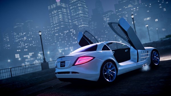 Машина на красивом фоне