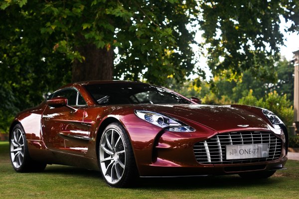 Автомобиль Aston Martin one-77