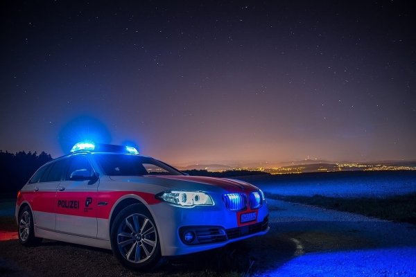 Полицейская машина