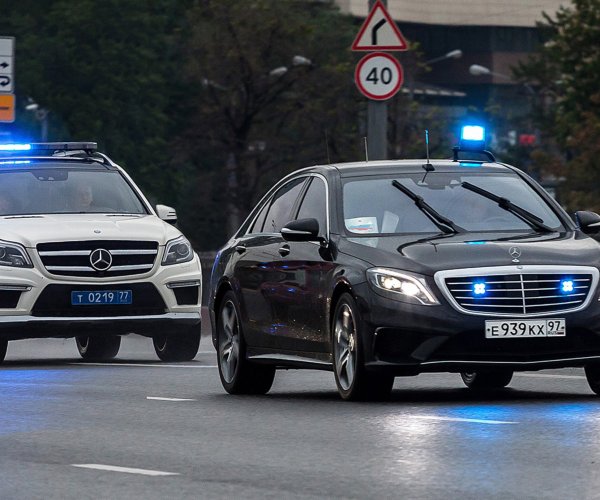 Мерседес с200 с мигалкой