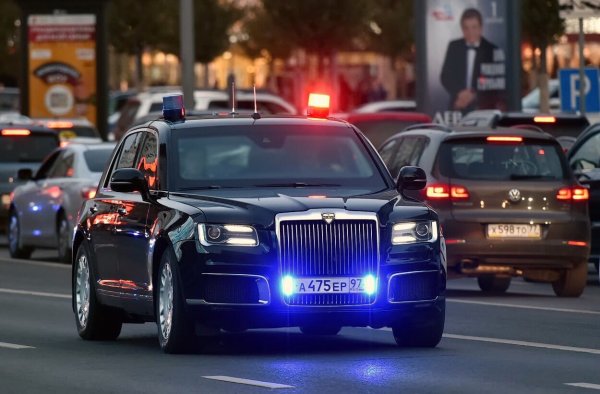 Ауди а8 с мигалкой