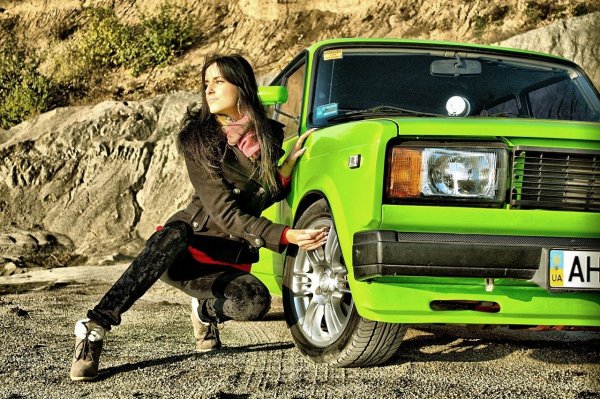 Семерка с девушкой