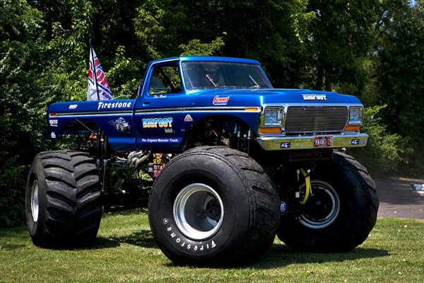 Машина бигфут монстр трак