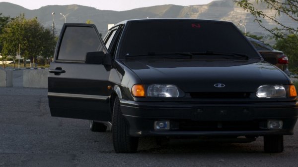 ВАЗ 2114 черная перед