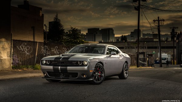 Dodge Challenger srt 392