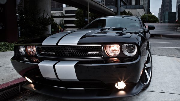 Dodge Challenger srt8 392 2012