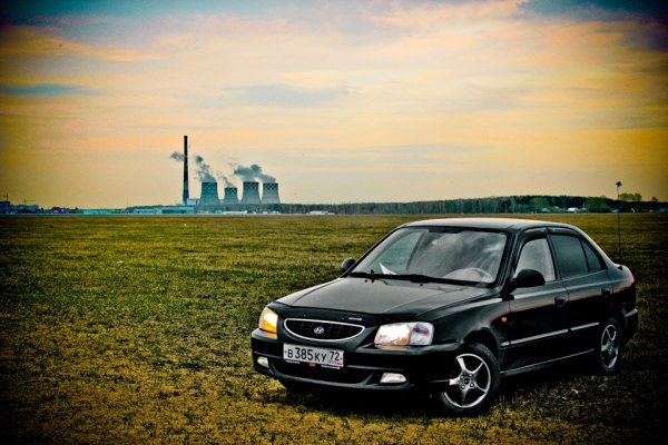 Машина акцент черная