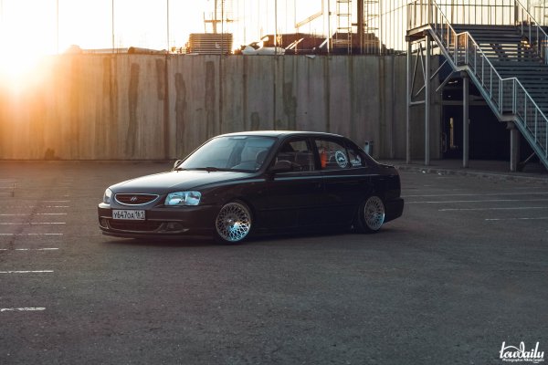 Hyundai Accent stance