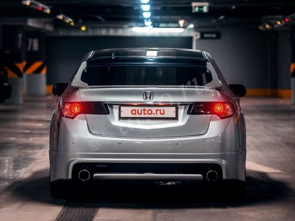 Honda Accord 8 сзади