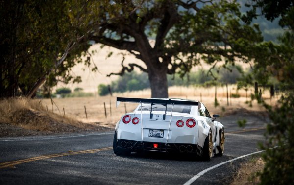 Nissan gt-r 35