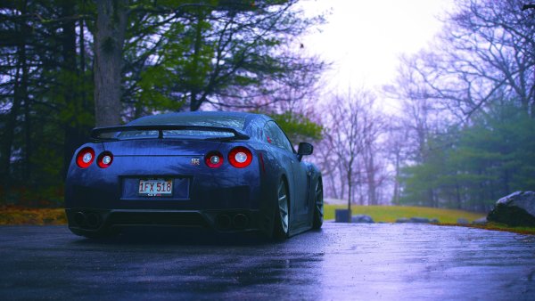 Nissan GTR r35 Blue