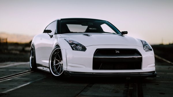 Nissan GTR r35 White
