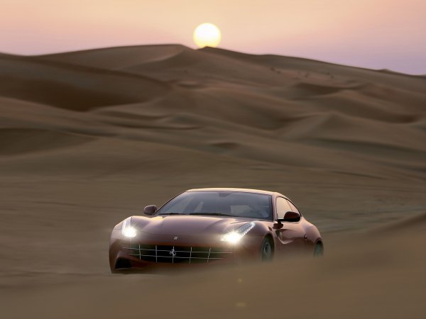 Автомобиль в пустыне