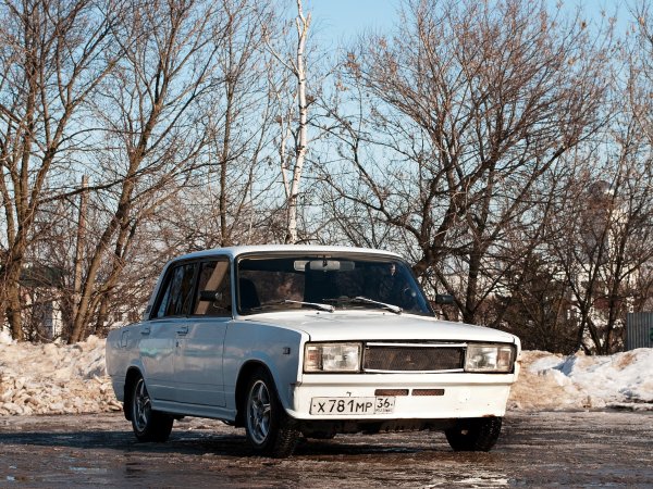 Жигули 2105 белая