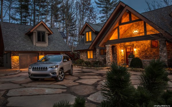 Красивый дом с машиной