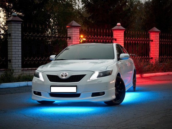 Toyota Camry неон