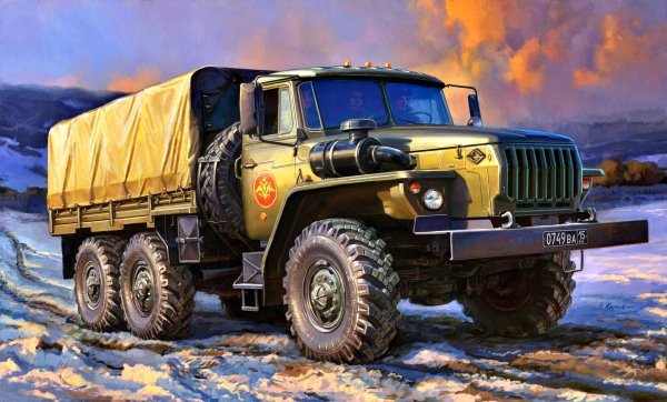 Российский армейский грузовик Урал-4320