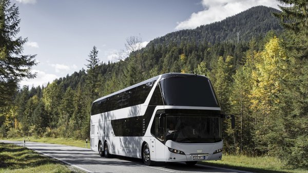 Neoplan Skyliner автодом