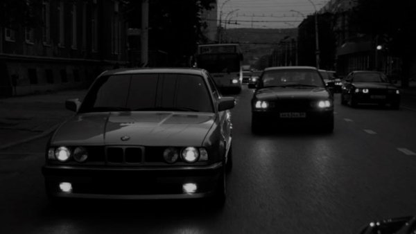 Машины чёрные бандитские