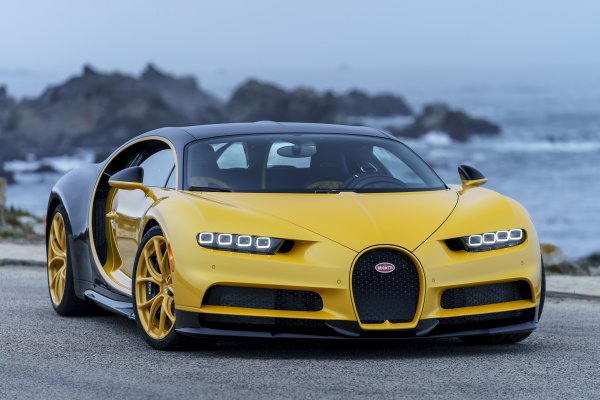 Bugatti Chiron Yellow