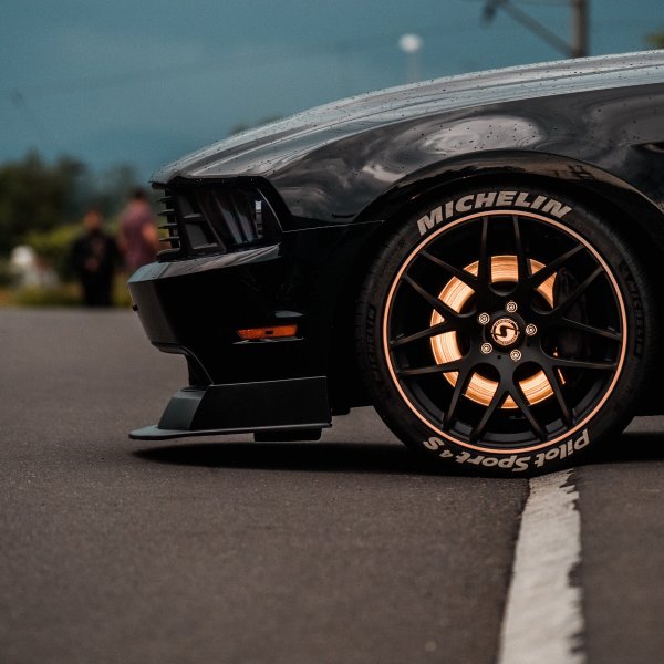 Колесо спорткара