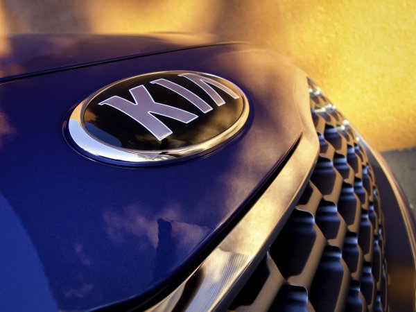 Заставка на рабочий стол Киа