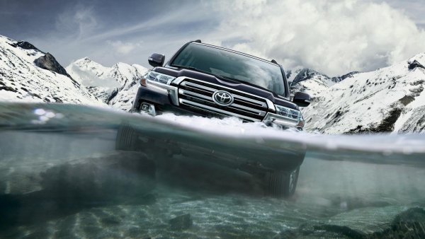 Тойота ленд Крузер 200 в горах