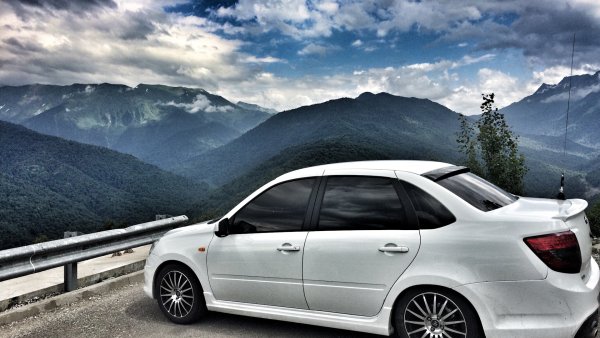 Машина Лада Гранта спорт