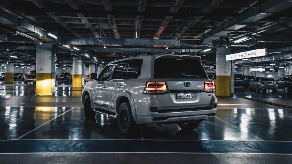 Toyota Land Cruiser 200 4k