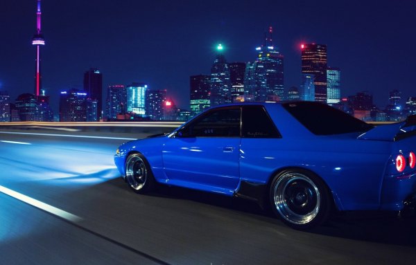 Nissan Skyline r32 ночью