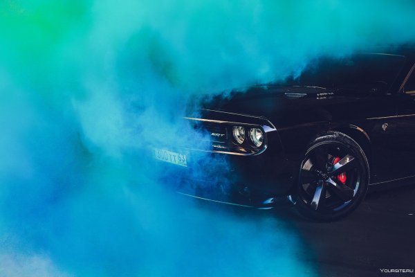 Додж Челленджер дым