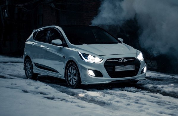 Hyundai Solaris 2013 белый зима