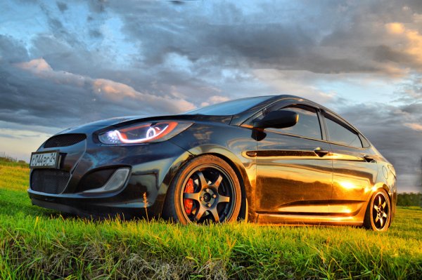 Hyundai Verna stance