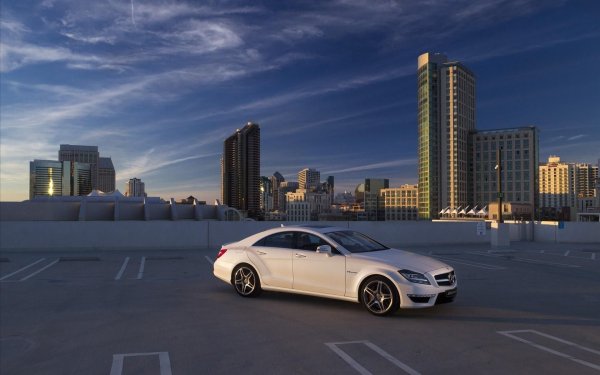 Mercedes CLS AMG 63 город