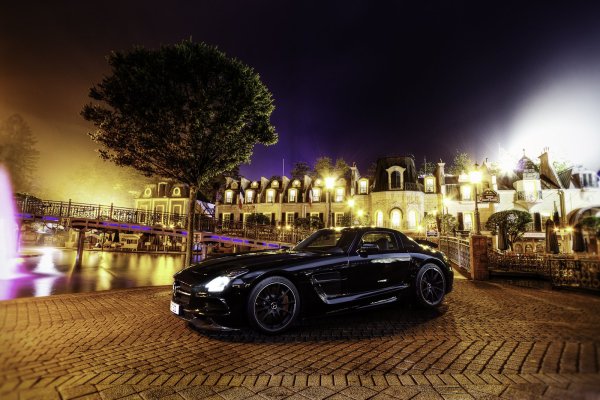 Mercedes SLS AMG ночью