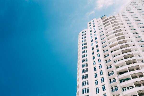 Многоэтажка снаружи