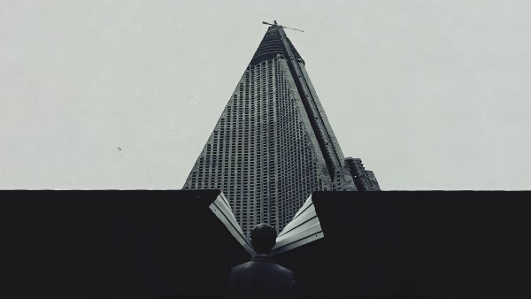 Молчат дома люди надоели